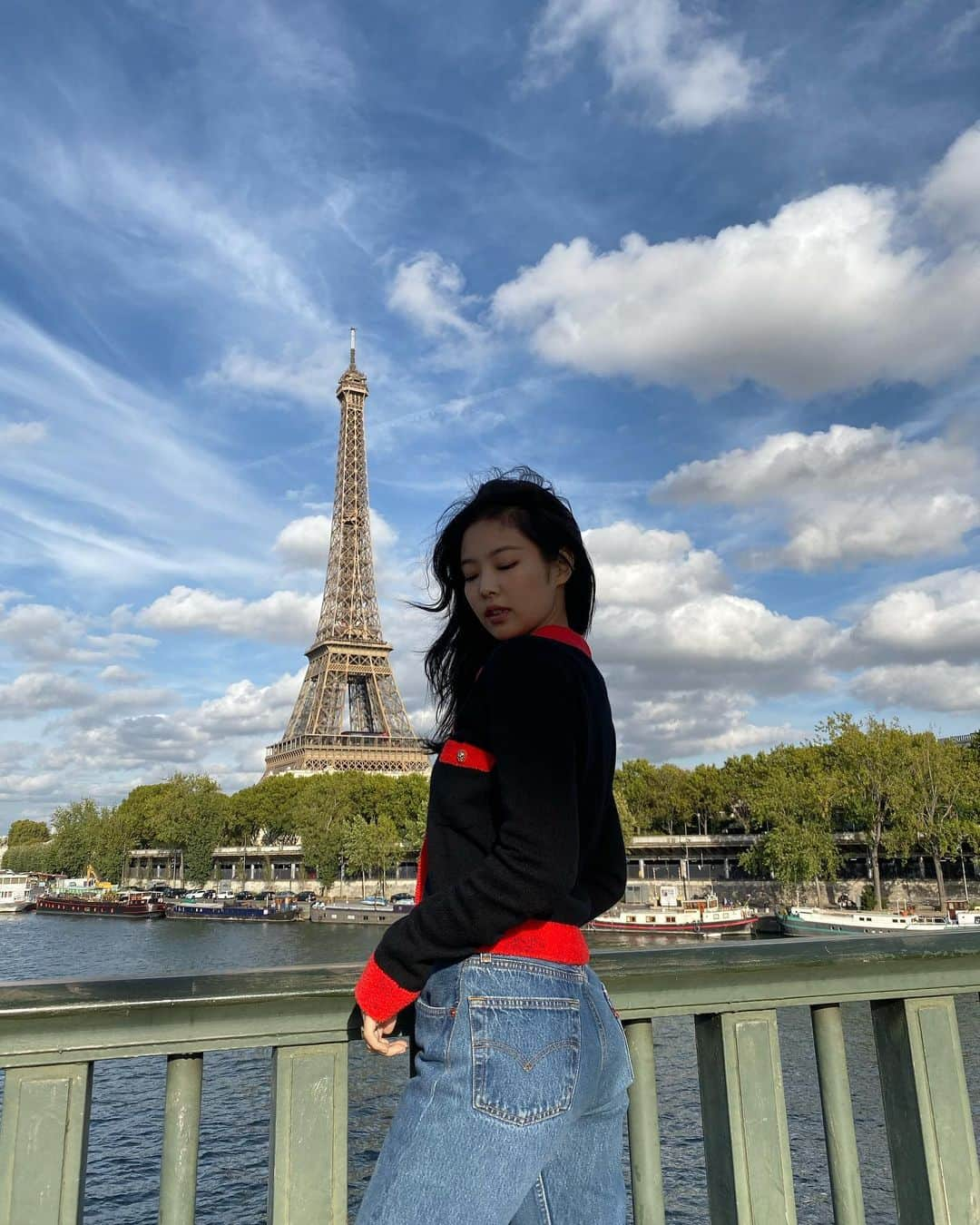 ジェニーさんのインスタグラム写真 - (ジェニーInstagram)「Paris is always a good idea」10月8日 18時18分 - jennierubyjane