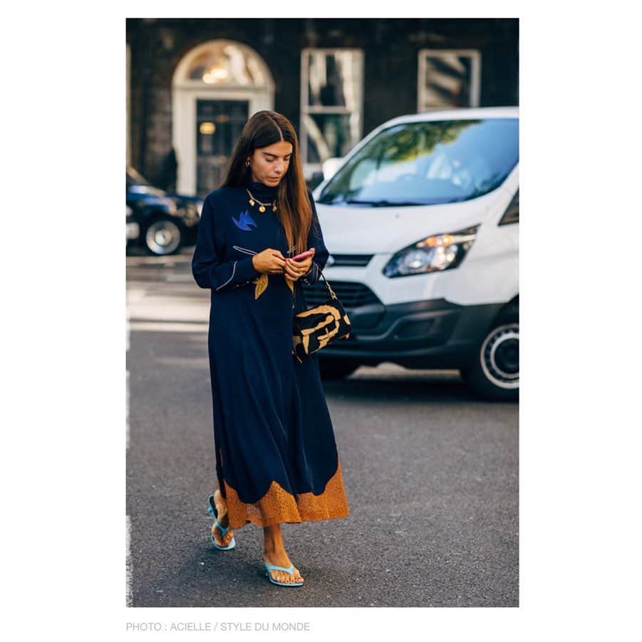 TOGAさんのインスタグラム写真 - (TOGAInstagram)「LFW street style of @georgia_tal (Fashion Director of @oddamagazine ) wearing TOGA PULLA AW2019 Rayon embroidery lace dress. ・ #togaarchives #togaarchives_online #toga #togapulla #togapulla19aw #トーガ #トーガアーカイブス #トーガプルラ」10月8日 19時15分 - togaarchives