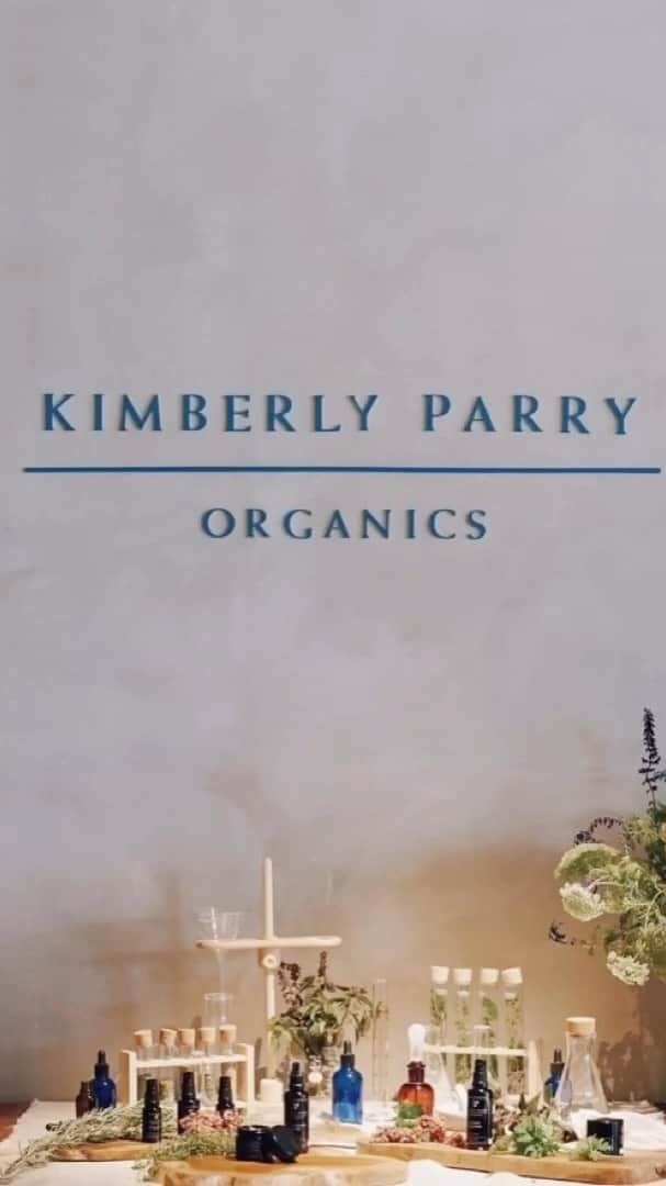 のインスタグラム：「2019/10/7﻿ @kimberlyparryorganics ﻿ Brand College ﻿ ——————————————﻿ ▷Event Styling: @rohicocco ( @tokyo.flamingo )﻿ ▷Flower: @juuri_flower﻿ ▷Catering: @mitsuhashi_ayako ﻿ ▷Location: @iwai_crazy」