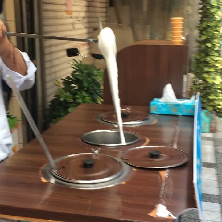 のインスタグラム：「イタズラなトルコアイス #トルコアイス #イタズラ」