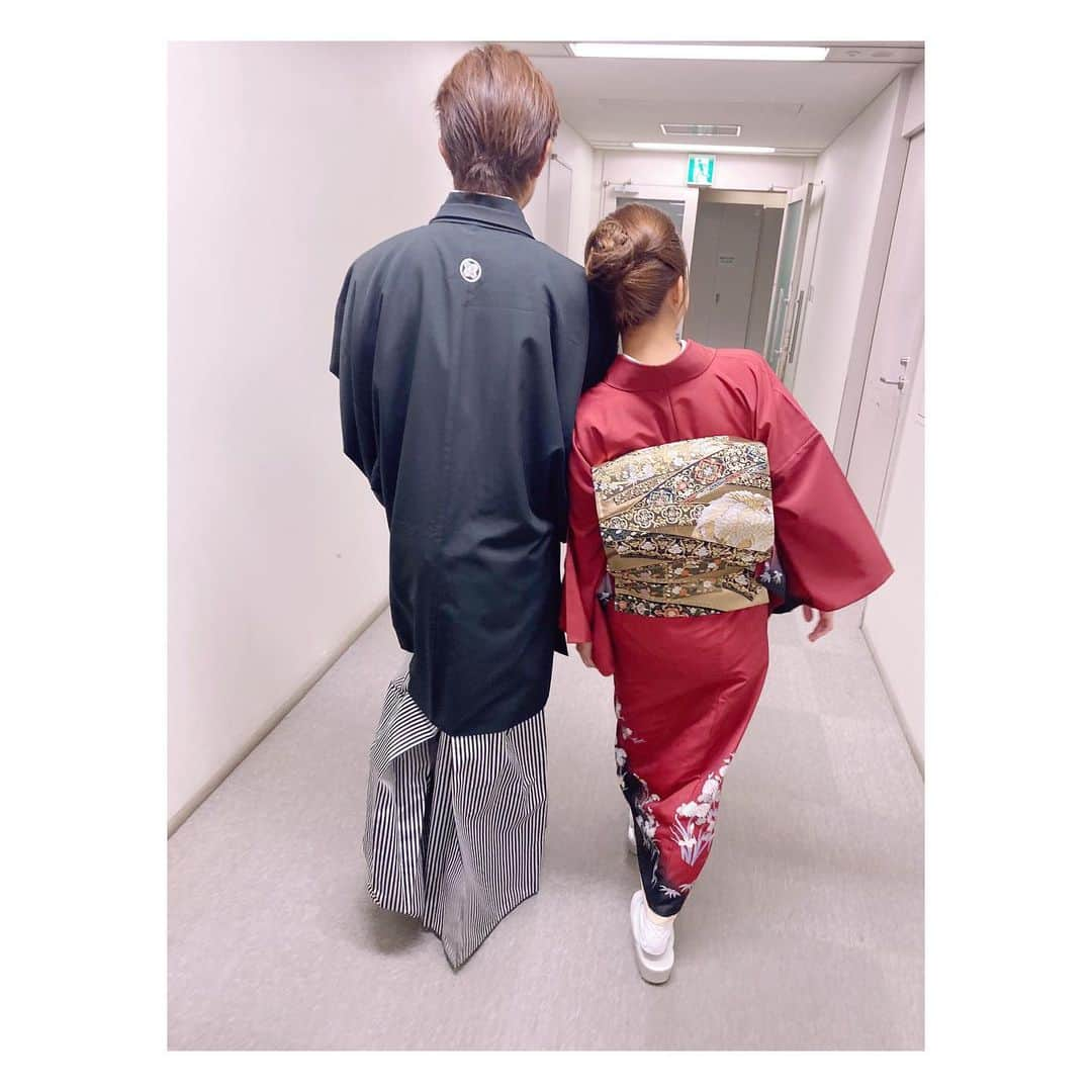 辻希美さんのインスタグラム写真 - (辻希美Instagram)「今日はたぁくんと和装でお仕事でしたପ(⑅ ॣ•͈૦•͈ ॣ)💕💕👍" #杉浦夫婦 #撮影 #和装 #ドキドキな現場 #楽しかった #無事出来た⁇かな #たぁくんの和装カッコ良かったなぁ #☺️💕」10月8日 19時59分 - tsujinozomi_official