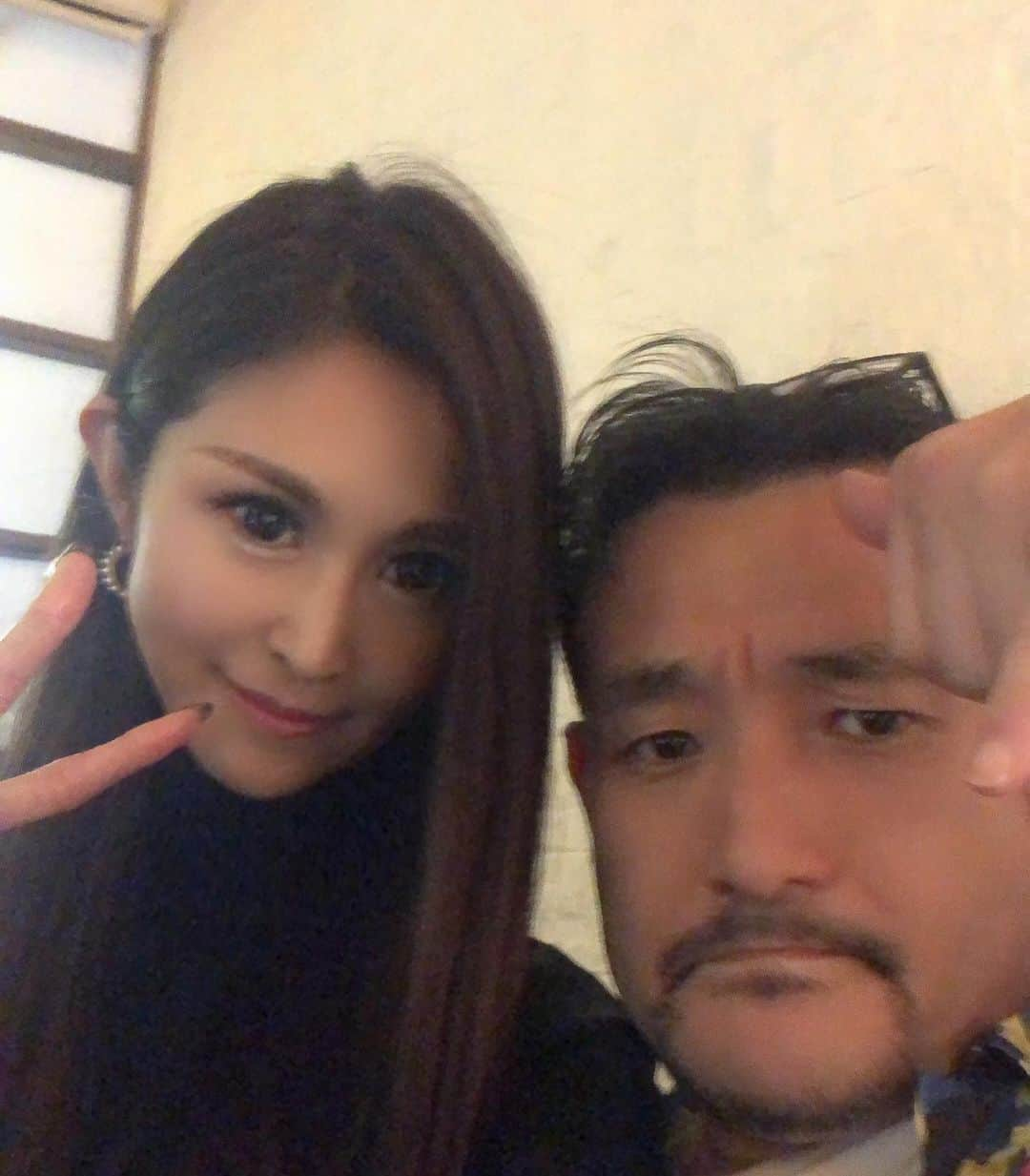 越野矢素子さんのインスタグラム写真 - (越野矢素子Instagram)「最近　三ノ宮に行く事が多くてその度にお邪魔するバーです✨ カウンターもあるけど、奥のスペースが広くてお気に入り✨ バーベキューも出来るみたいなので11月に入ったらする予定です😊✨ オーナーのノリさんは　気さくで面白くて素敵です✨音楽も好きな曲をリクエストしたら流して下さるのですが私のマイブームは『アナザーオリオン』💓 三ノ宮に行ったら　ノリさんのバーおススメです✨😊 #三ノ宮#三ノ宮バー#tettolaterrazza#楽しい事好き#今を楽しむ」10月8日 20時05分 - loversyaso