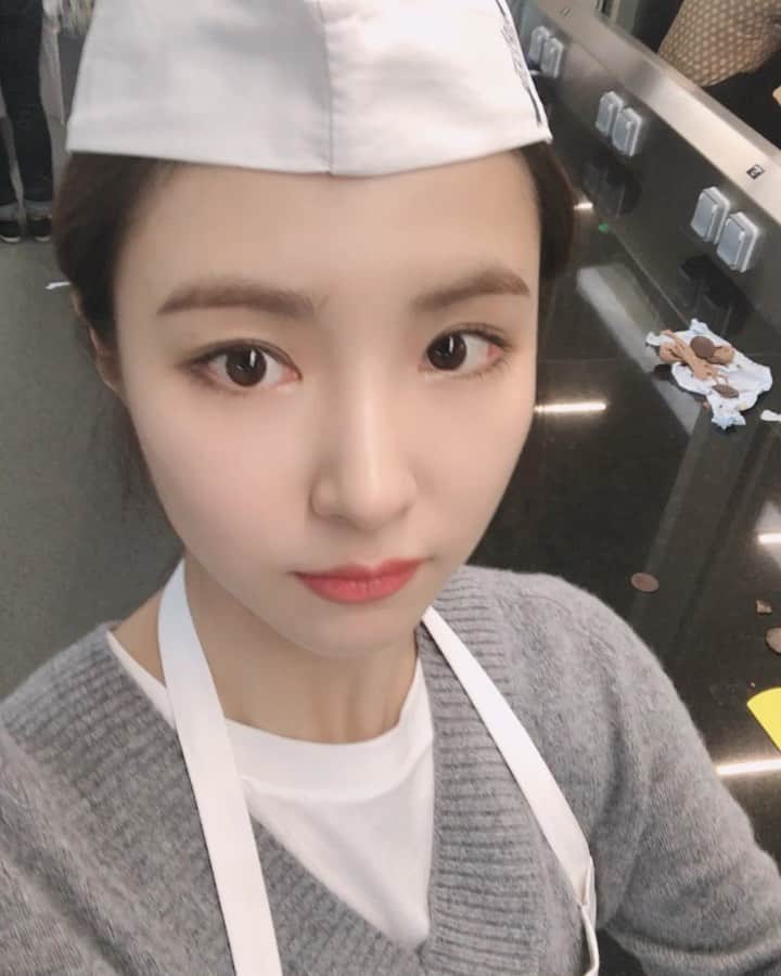 のインスタグラム：「선생님 솜씨. 마지막은 비루한 내 솜씨」