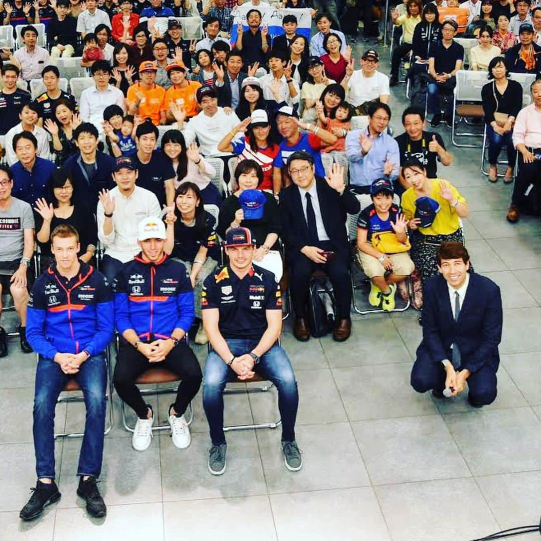 Saschaさんのインスタグラム写真 - (SaschaInstagram)「ホンダ #F1 FAN Meeting 2019の司会でした！今回もとても盛りあがりました！今週末の台風は心配ですが、活躍が楽しみです！お越しいただいたみなさん、ネット中継でご覧いただいた皆様ありがとうございました！」10月8日 20時14分 - sascha348