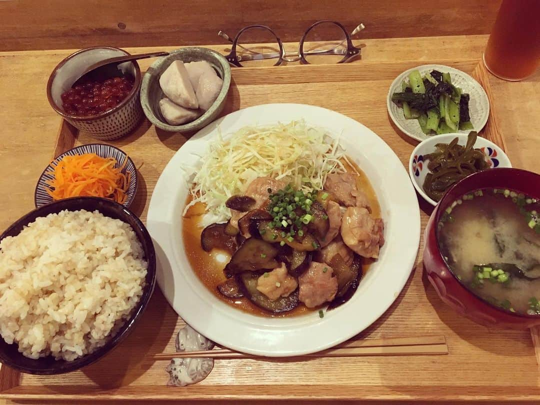 なごむさんのインスタグラム写真 - (なごむInstagram)「※ 先日の。  鶏モモ肉と茄子の甘酢炒め定食。  いくら小鉢。  ジェラート（つや姫）。 #いくら絶品 #いくら今だけ #オクラやないでいくらやで」10月8日 20時22分 - matsumotoooooo