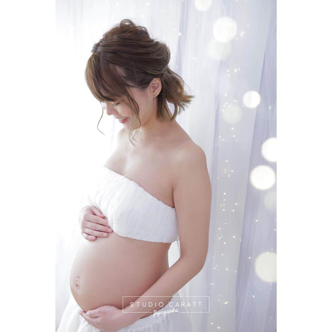 スタジオキャラット 自由が丘店さんのインスタグラム写真 - (スタジオキャラット 自由が丘店Instagram)「.....maternity photo👶🎉 . . . . 会えるのが待ち遠しい✨ . . photographer：Seina . #スタジオキャラット自由が丘店 #スタジオキャラット #jiyugaoka#tokyo#自由が丘 #ベビーフォト#赤ちゃん #はじめてキャラット #データパック #バースデー#記念#誕生日 #フォトスタジオ#キッズ撮影 #写真#子供写真#子供#キッズ #ポートレート #model#kidsphoto #子供の笑顔は世界を救う  #mamanoko #kidsgram_tokyo  #ig_kidsphoto」10月8日 20時39分 - caratt_jiyugaoka