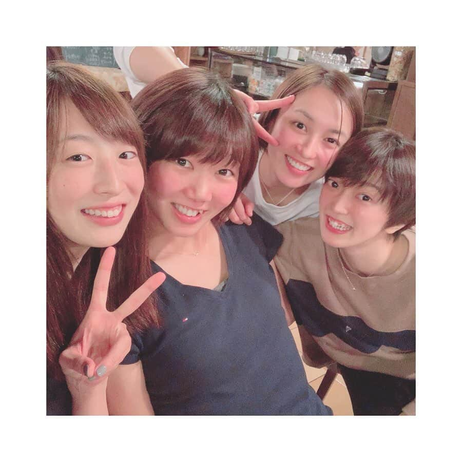 大竹里歩さんのインスタグラム写真 - (大竹里歩Instagram)「🔥 今週末からVリーグ開幕です✨  チーム全員で助け合いながら 戦いたいと思いますっ(*^^*)!! . . 開幕戦の西尾大会では 赤い色のものを身につけて ぜひ会場へお越しください🐝♥️ . . 今シーズンもご声援よろしくお願いします🙋‍♀️ . . #デンソーエアリービーズ  #Vリーグはバレーだよ」10月8日 21時00分 - riho_take0827