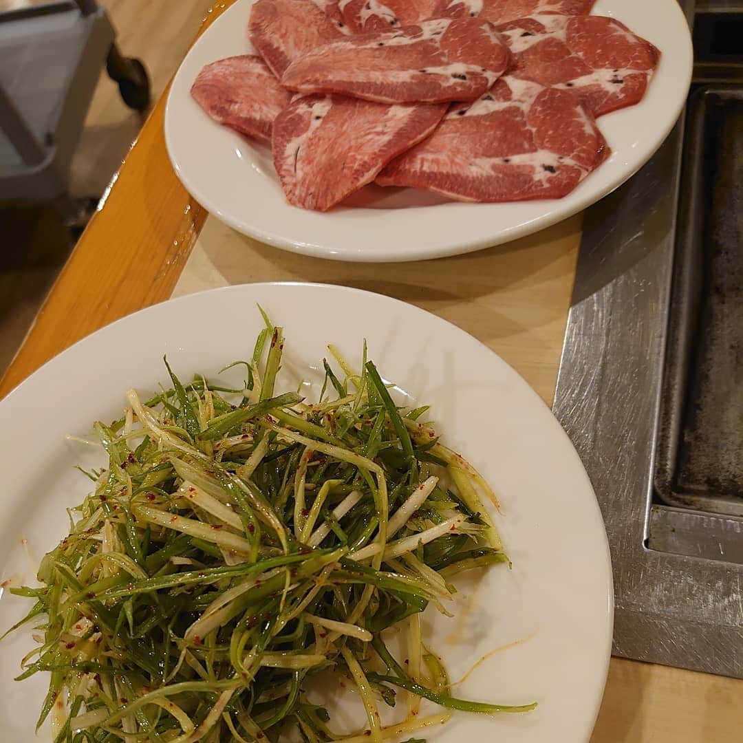 吉岡奈々子さんのインスタグラム写真 - (吉岡奈々子Instagram)「ごはん#焼き肉#guam」10月9日 6時33分 - nanakoyoshioka