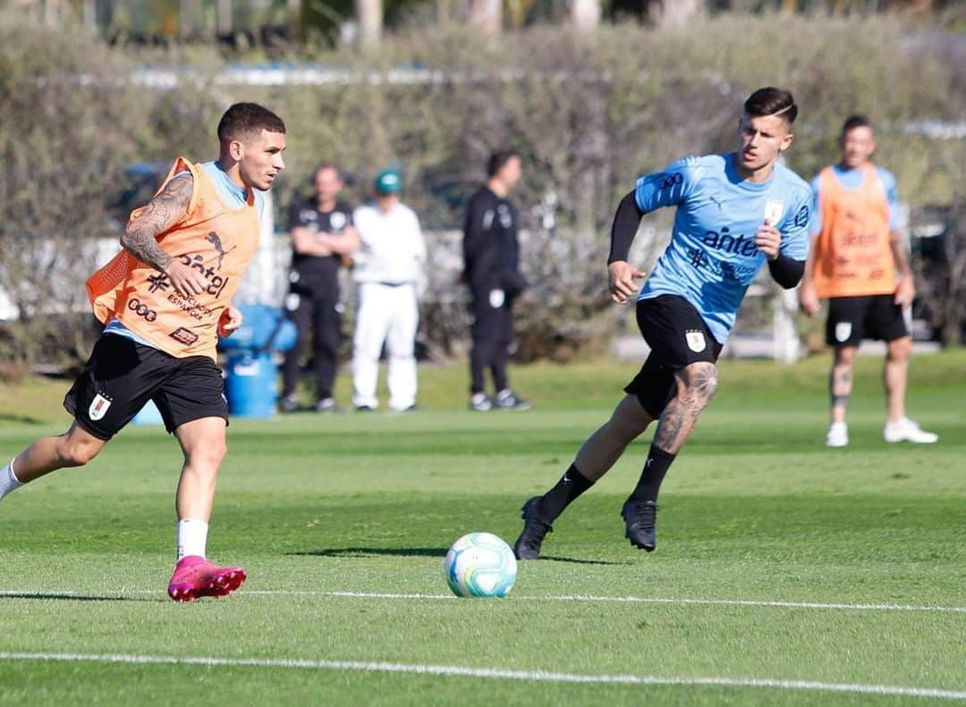 ルーカス・トレイラさんのインスタグラム写真 - (ルーカス・トレイラInstagram)「Entrenando y pensando en el partido del viernes vs Peru .  VamosLaCeleste🇺🇾💪🏻 #LT14」10月9日 7時00分 - ltorreira34