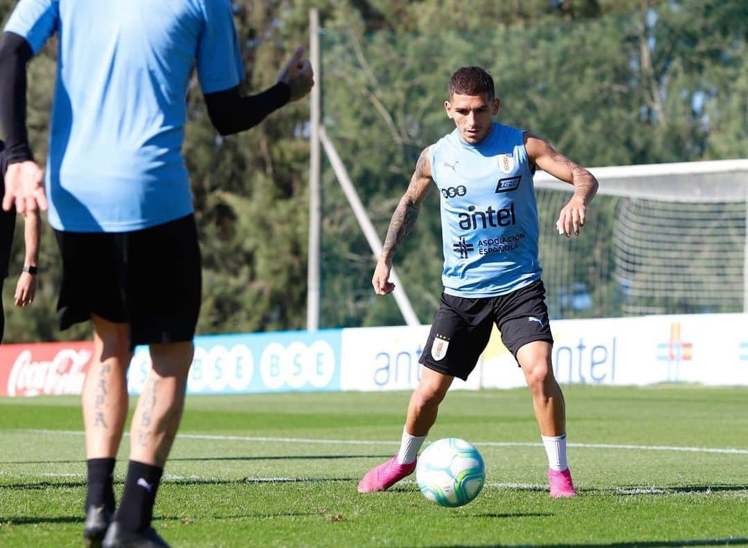 ルーカス・トレイラさんのインスタグラム写真 - (ルーカス・トレイラInstagram)「Entrenando y pensando en el partido del viernes vs Peru .  VamosLaCeleste🇺🇾💪🏻 #LT14」10月9日 7時00分 - ltorreira34