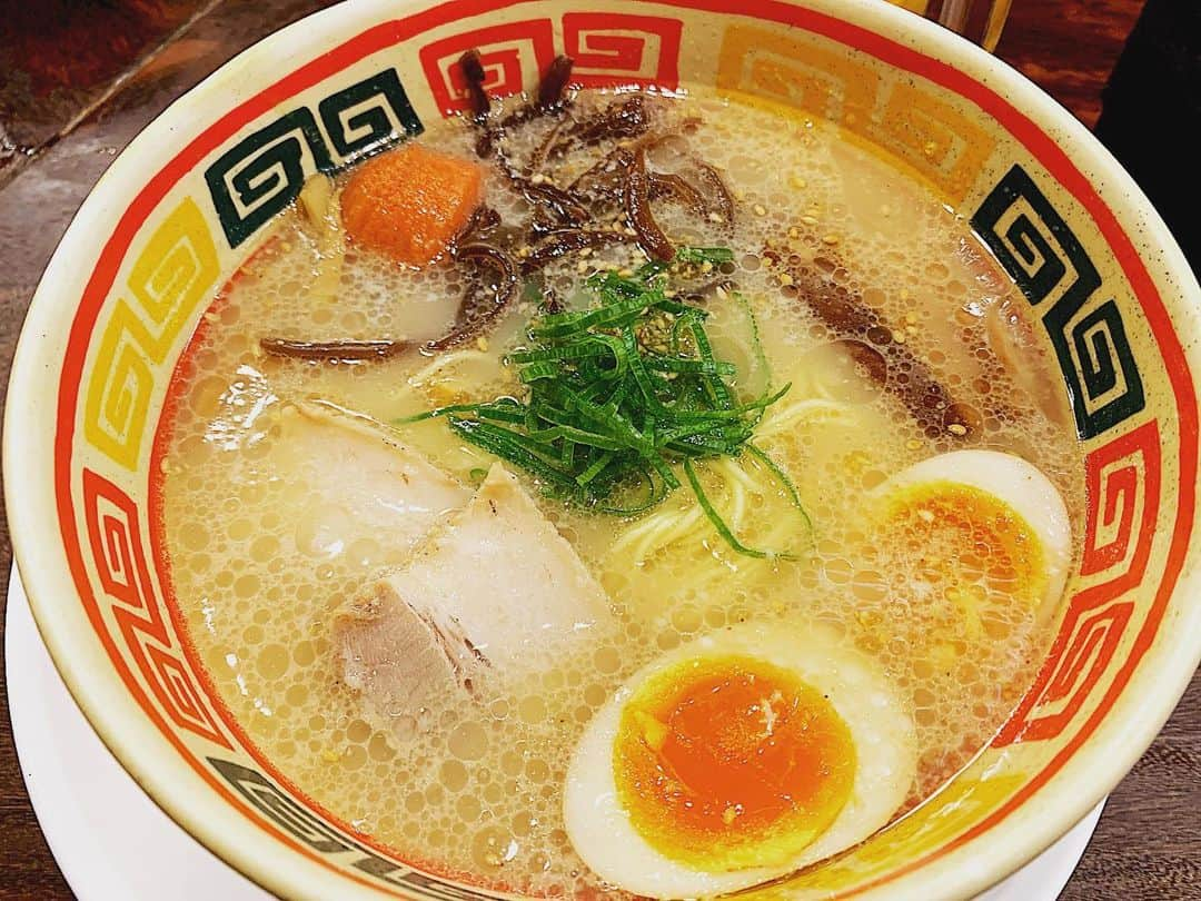 原史奈さんのインスタグラム写真 - (原史奈Instagram)「お初のじゃんがらラーメン 初めてということで王道全部乗せ #じゃんがらラーメン#全部乗せ#あっさり豚骨#美味しかった#今度は違うの食べてみよう#キクラゲ大好き#食べられる幸せ#だけど痛み止めはまだ飲んでる #原史奈#ゴルフ#ゴルフレッスン#ゴルフ女子#ゴルフ男子#ゴルフ大好き#golf#ゴルフウエア#ゴルフコーデ#ゴルフグッズ#ゴルフ動画#ping#ピン#ping女子#gle2#g410#even#archivio#cuartounited」10月9日 7時15分 - fuminahara