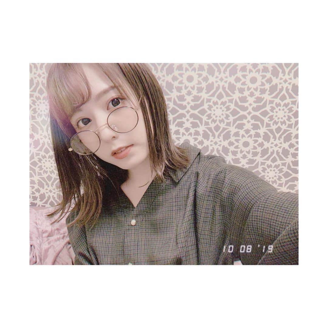 前田美里のインスタグラム：「今日はお仕事の打ち合わせでした。 好きを伝え続けて叶ったお仕事です。 . 本当に嬉しい。お楽しみに。  #自撮り #セルフィー #メガネ女子 #REDYAZEL #外ハネ #photo #instalike #japanesegirl」