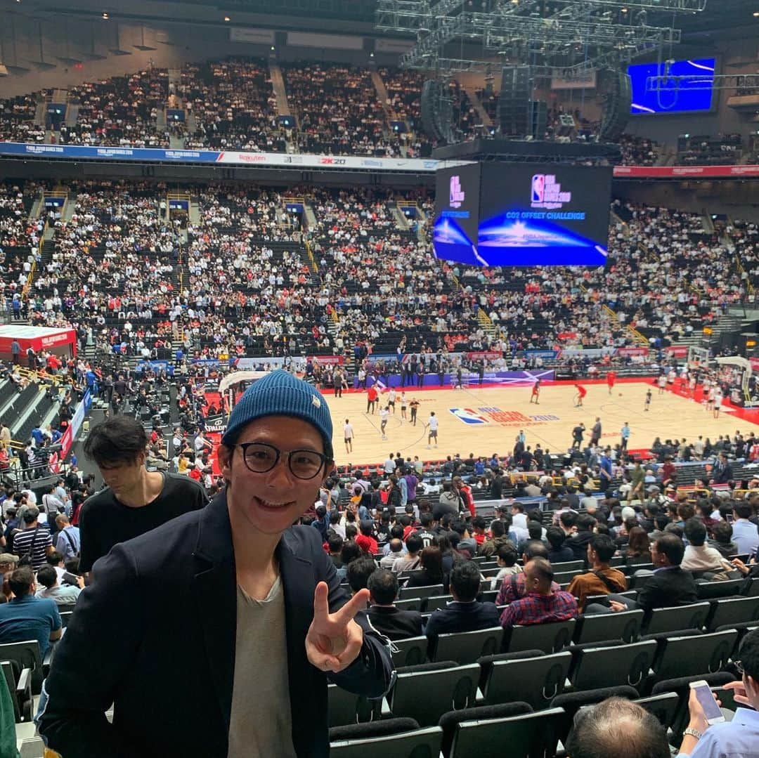 渡部建のインスタグラム：「本日はバスケで大興奮！  #nbajapangames #ラプターズvsロケッツ #ジェームズハーデン #rakuten」