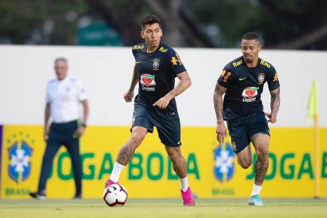 ロベルト・フィルミーノさんのインスタグラム写真 - (ロベルト・フィルミーノInstagram)「🇧🇷⚽️」10月9日 0時11分 - roberto_firmino