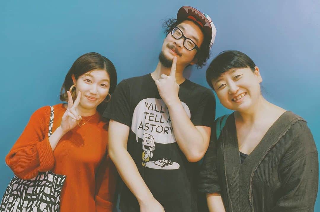 naoko tawaraのインスタグラム：「2019/10/07 劇団子供鉅人「不発する惑星」 @kodomokyojin の「不発する惑星」みてきました。 不発する人たちのロマンス劇。 せつなかったり、なんか共感できたり、不発してるけどキラキラしてたり。そして相変わらずたくさん笑わせていただきました。 久々に本公演みれたけれど、これまで以上に劇中のパワフルさと個々の団員さんの厚みを感じて、ドキドキしました。 みんなと小豆島で劇を作った時から4年たって、なんか深みが増した気がする、、、！と勝手に思ってました。 感想を深く書くとネタバレしそうなのでやめときますが、来週からは東京で公演だよ〜！ ブラック・スイート・コメディー！ぜひいろんな人にみてほしい！ また子供鉅人と一緒になにかしたいな〜  #kodomokyojin #劇団子供鉅人 #不発する惑星」