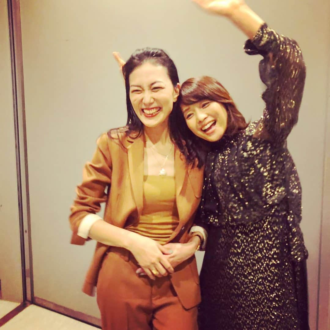 板谷由夏 さんのインスタグラム写真 - (板谷由夏 Instagram)「久しぶりに会ったこの人は パリ帰りでパワーアップしていた、ような。 マチネの終わりに  ぜひ、観てください。美しい映画です。」10月9日 0時50分 - yukaitaya