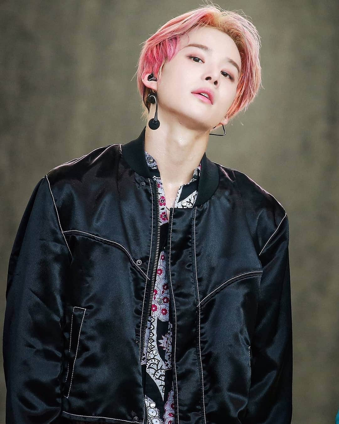 Just a girlさんのインスタグラム写真 - (Just a girlInstagram)「Jungwoo💛 © Violet JW | . . . . . #정우 #JungWoo #김정우 #KimJungWoo #kpop #koreanboy #asianboy  #맞팔 #셀스타그램 #셀카 #얼스타그램 #데일리 #선팔 #인스타그램  #l4l #f4f  #like4like  #おしゃれ #オシャレ #いいね返し #フォロー #韓国人 #韓国 #セルカ #自撮り #ファッ小松菜奈」10月9日 0時56分 - cecithegirl