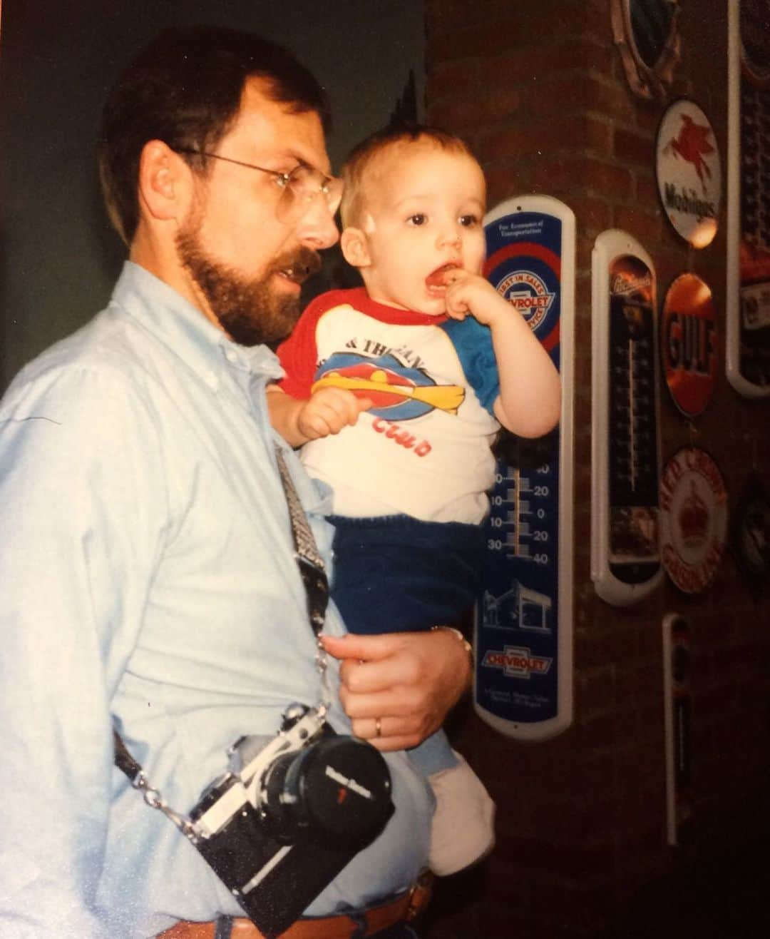 イアン・ハーディンクさんのインスタグラム写真 - (イアン・ハーディンクInstagram)「Congratulations to this guy⬆️ papa Steve Harding. He managed to raise the maniac child pictured above, but is also a NYT bestseller AND HAS A NEW BOOK OUT. Fans of “The Nightingale” and “All the Light We Cannot See” will love this story. I’ve read it and quite frankly it’s his best yet. To help get the word out, please purchase the book (link in bio) and post a pic of yourself with it. I’ll then choose 3 people on November 1st to send a personalized thank you video to. Thanks folks and congrats again Dad!!」10月9日 1時21分 - ianmharding