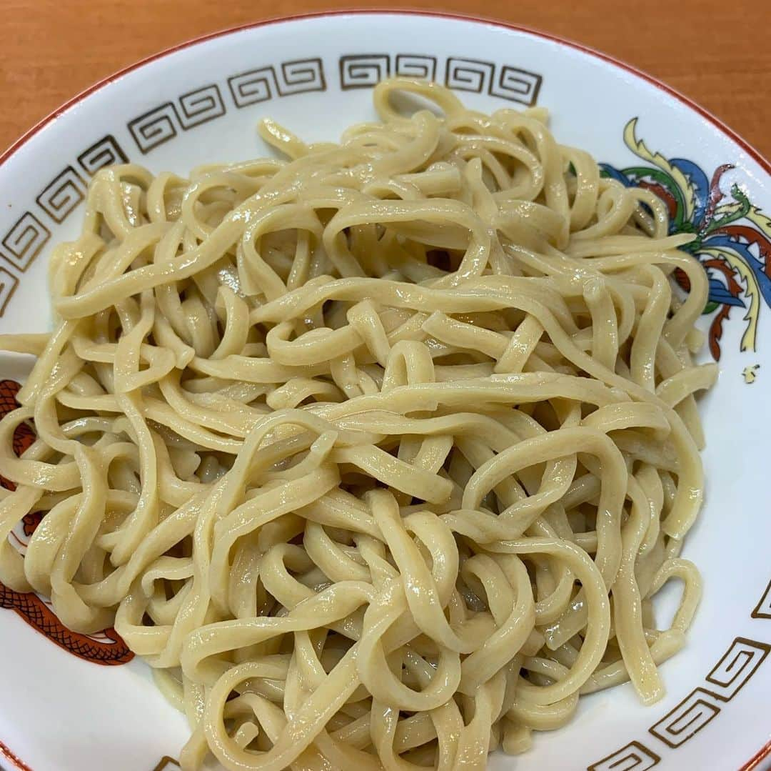 赤羽さんのインスタグラム写真 - (赤羽Instagram)「#ラーメン豚山 #小豚つけ麺 #ニンニク野菜少なめアブラマシマシ  豚山のつけ麺めちゃくちゃうまかったです😋  大塚ドリームシアターの近くなので、稽古終わりに吸い込まれます  明日も行きたい、、 #ラーメン #つけめん #豚山 #ラーメン豚山大塚店  #ラーメン大好き  #ラーメン好き  #ラーメンパトロール  #ラーメンインスタグラマー  #ラーメンデータベース  #ラーメンdb」10月9日 2時44分 - akabass