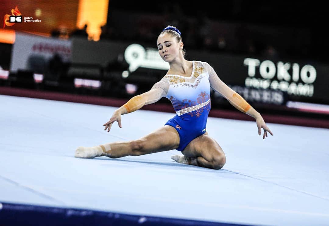 エイトォーラ・トールズドッティルのインスタグラム：「TEAMFINAL🧡 First of all, I'm very proud of my team!♡ Really enjoyed my time on the beautiful stage of this World Championships. Thanks for all the support today! Thankful🙏」