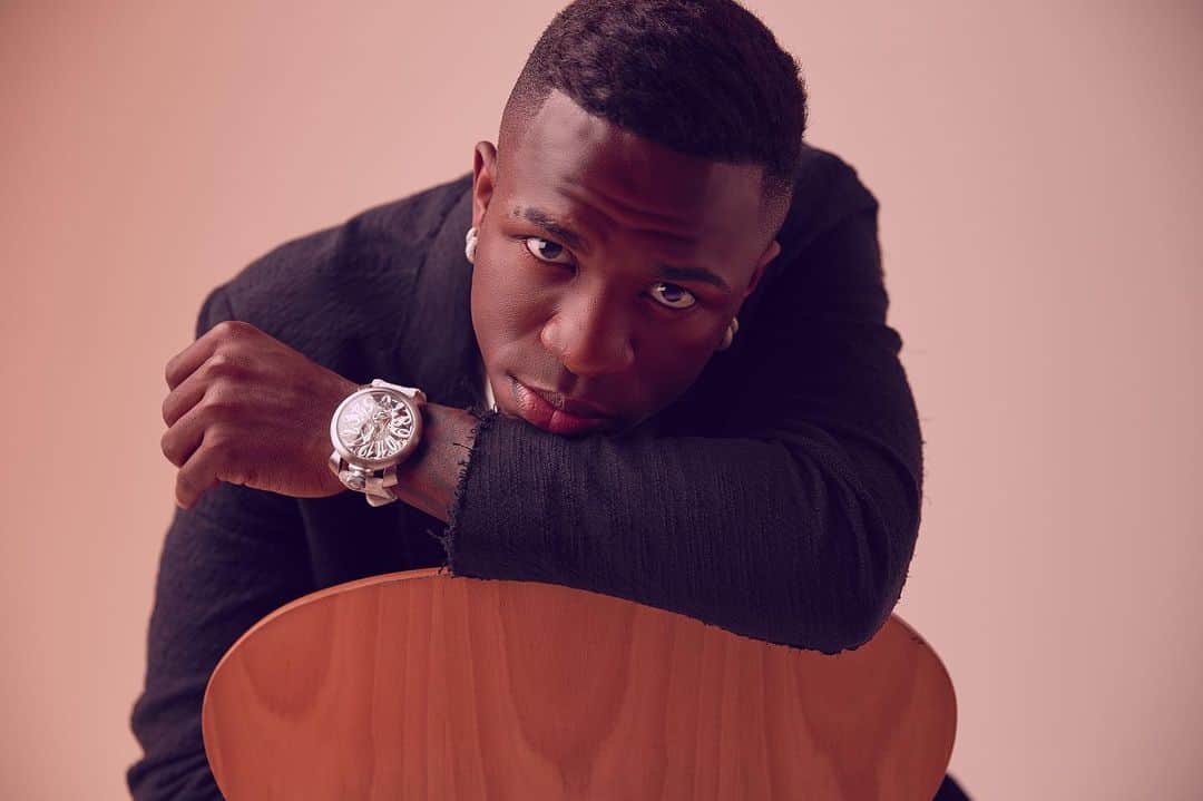 ヴィニシウス・ジュニオールのインスタグラム：「👀⌚️ @gagamilanoworld」