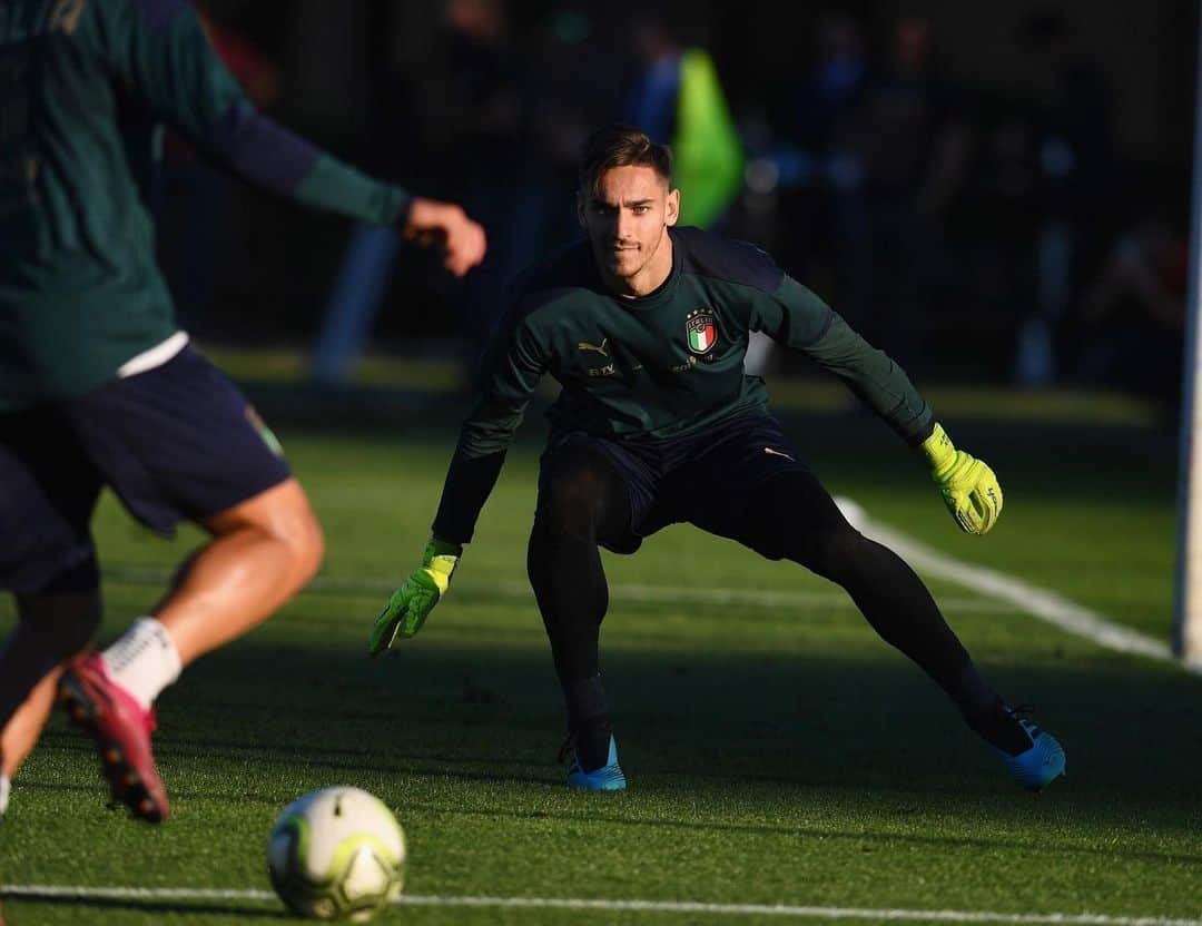 のインスタグラム：「👀👉🏼⚽️🇮🇹 #azzurri」