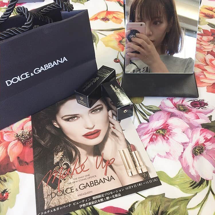 のインスタグラム：「ドルガバのメイクアップローンチイベント きた 🌹🌹🌹 . #ドルガバコスメ #DGコスメ #ドルチェアンドガッバーナビューティ #ザオンリーワン #新宿伊勢丹 #長井かおり #デパコス #コスメ好きさんとつながりたい」