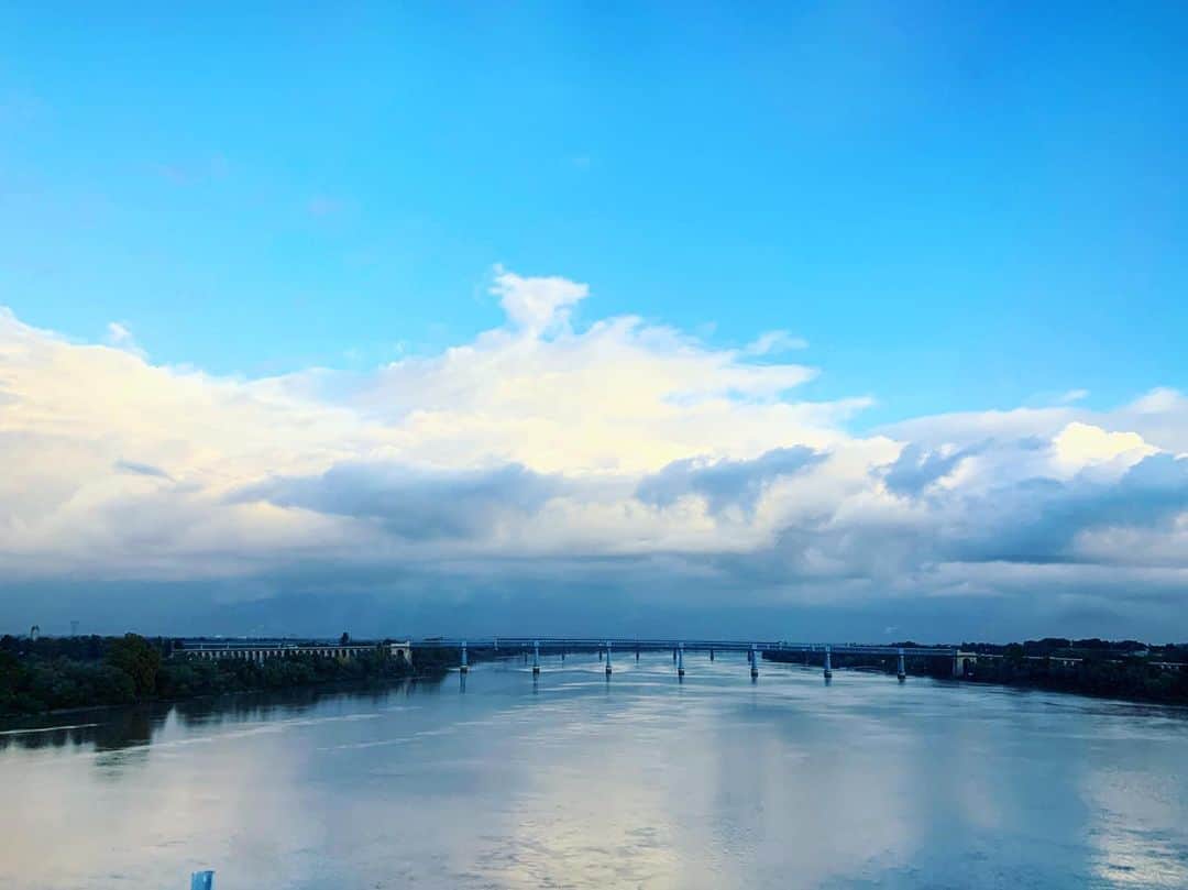 雅-MIYAVI-さんのインスタグラム写真 - (雅-MIYAVI-Instagram)「Bordeaux Bound 🚌 #NoSleepTillTokyo」10月9日 15時59分 - miyavi_ishihara