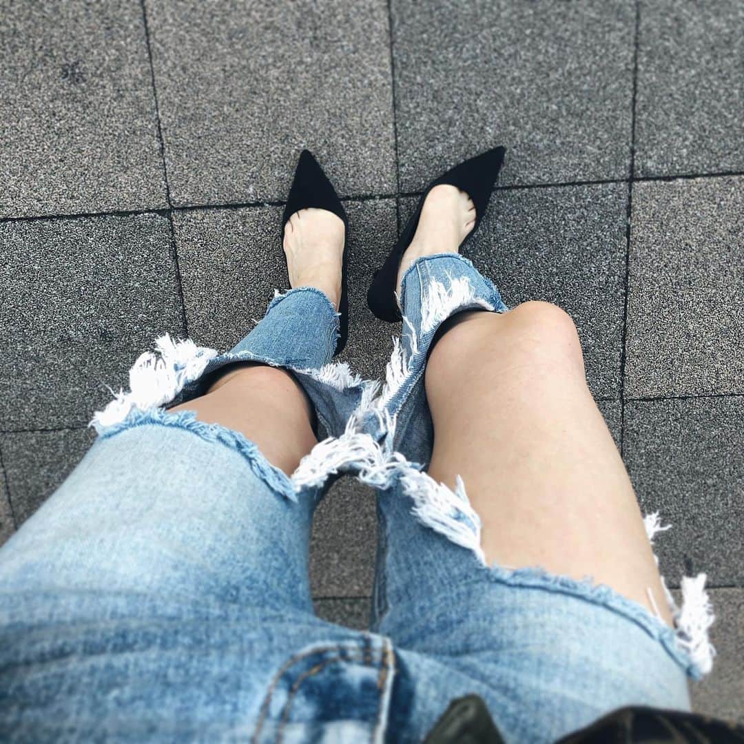黒田絢子さんのインスタグラム写真 - (黒田絢子Instagram)「legs..(=ﾟωﾟ)ﾉ ⚡️ . . #denim #jeans #legs #love #黒田絢子 #アヤファッション #秋 #秋ファッション」10月9日 16時40分 - ayakokuroda_official