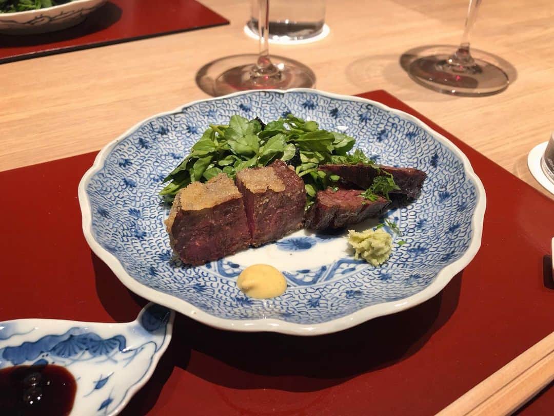 翁安芸さんのインスタグラム写真 - (翁安芸Instagram)「@nishiazabu_towa 🌟お祝いしたのはずっと行ってみたかった西麻布にある肉割烹の常(とわ)❤️ 素敵な空間とおもてなし、お料理もとても美味しく幸せでした☺️🙏🏻✨✨ #nishiazabutowa #tokyo #nishiazabu #西麻布常」10月9日 16時54分 - akinyc