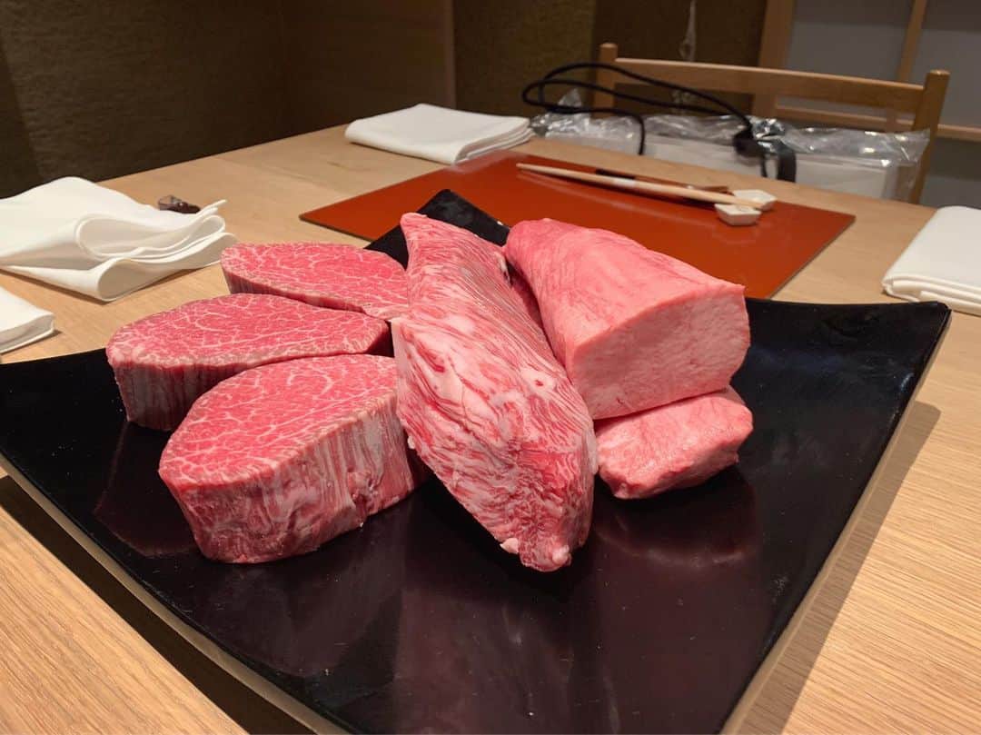 翁安芸さんのインスタグラム写真 - (翁安芸Instagram)「@nishiazabu_towa 🌟お祝いしたのはずっと行ってみたかった西麻布にある肉割烹の常(とわ)❤️ 素敵な空間とおもてなし、お料理もとても美味しく幸せでした☺️🙏🏻✨✨ #nishiazabutowa #tokyo #nishiazabu #西麻布常」10月9日 16時54分 - akinyc