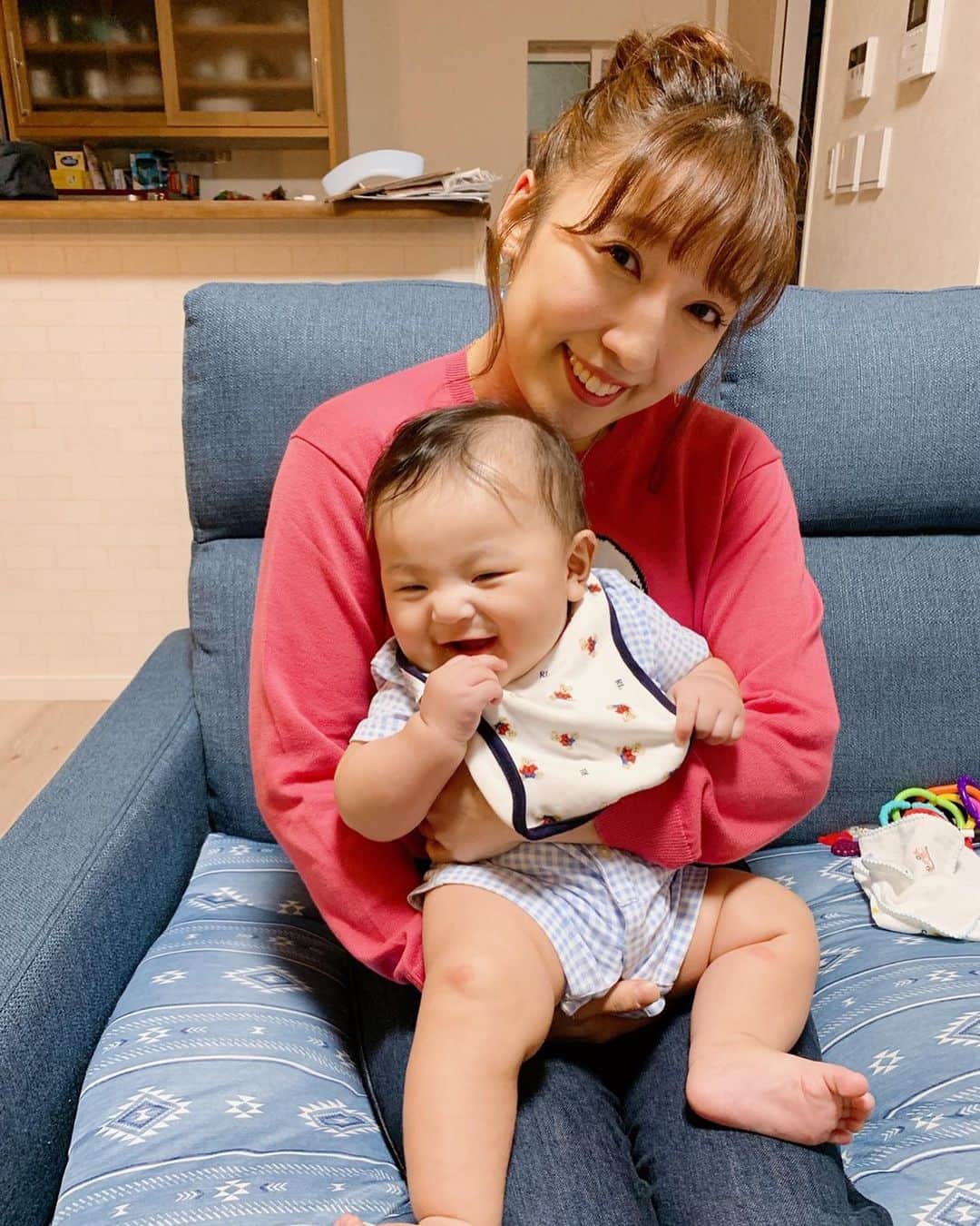 七瀬りりこさんのインスタグラム写真 - (七瀬りりこInstagram)「幼馴染の息子君に会いました👶❤️ 普段は泣き虫君らしいのですが、ずっとずっと照れながらニコニコ笑っていてくれて、本当に可愛かったー❤️ 幼馴染もすっかりお母さんになっていて感動しました🥺❤️ エリザベート4都市全て観にきてくれた大好きな幼馴染😘 いつもありがとう😭  もう息子君に会いたい❤️ #赤ちゃん #幼馴染 #神戸大学発達科学部附属住吉小学校  #神戸大学発達科学部附属住吉中学校  #同級生 #息子 #Baby #男の子 #boy」10月9日 16時55分 - ririkonanase