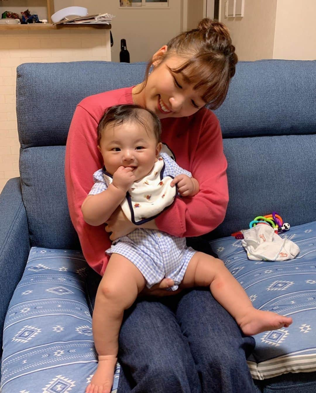 七瀬りりこさんのインスタグラム写真 - (七瀬りりこInstagram)「幼馴染の息子君に会いました👶❤️ 普段は泣き虫君らしいのですが、ずっとずっと照れながらニコニコ笑っていてくれて、本当に可愛かったー❤️ 幼馴染もすっかりお母さんになっていて感動しました🥺❤️ エリザベート4都市全て観にきてくれた大好きな幼馴染😘 いつもありがとう😭  もう息子君に会いたい❤️ #赤ちゃん #幼馴染 #神戸大学発達科学部附属住吉小学校  #神戸大学発達科学部附属住吉中学校  #同級生 #息子 #Baby #男の子 #boy」10月9日 16時55分 - ririkonanase