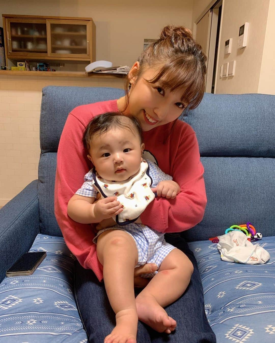 七瀬りりこさんのインスタグラム写真 - (七瀬りりこInstagram)「幼馴染の息子君に会いました👶❤️ 普段は泣き虫君らしいのですが、ずっとずっと照れながらニコニコ笑っていてくれて、本当に可愛かったー❤️ 幼馴染もすっかりお母さんになっていて感動しました🥺❤️ エリザベート4都市全て観にきてくれた大好きな幼馴染😘 いつもありがとう😭  もう息子君に会いたい❤️ #赤ちゃん #幼馴染 #神戸大学発達科学部附属住吉小学校  #神戸大学発達科学部附属住吉中学校  #同級生 #息子 #Baby #男の子 #boy」10月9日 16時55分 - ririkonanase