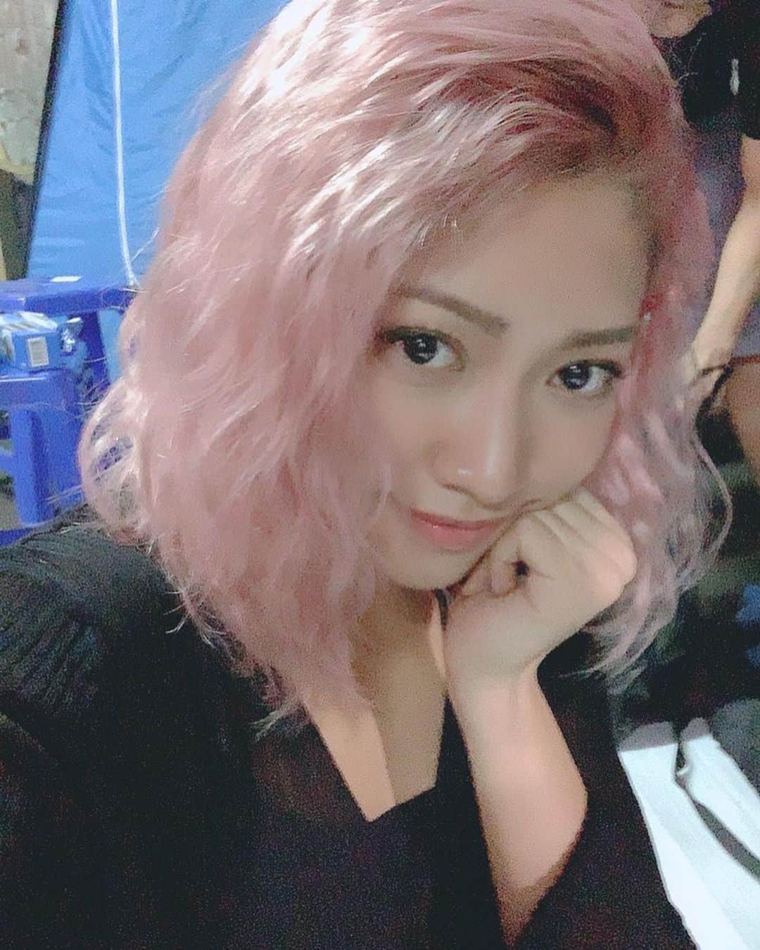 木村花のインスタグラム：「よごれた犬🐩🎀 #pinkhair #東京」