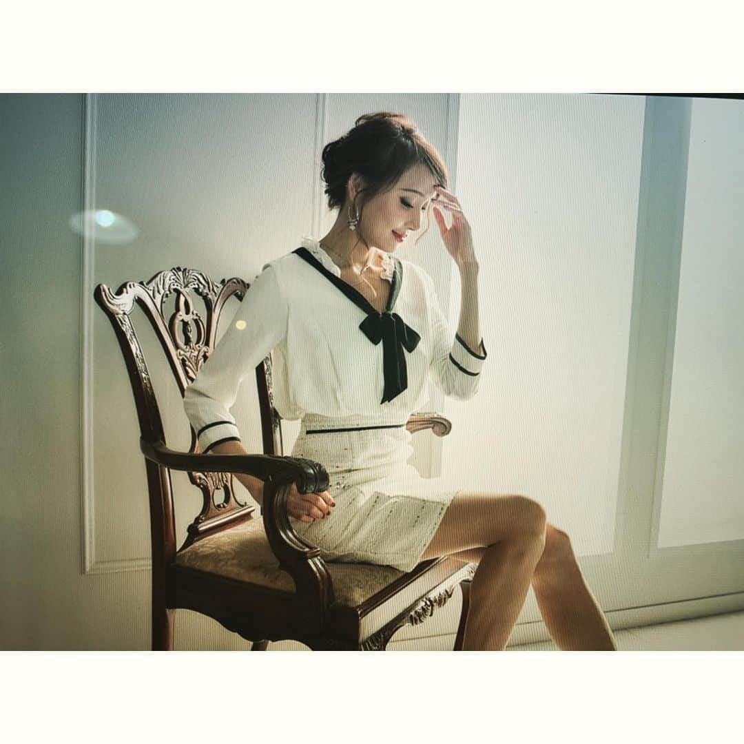 西垣梓のインスタグラム：「#sober #dress #autumn #winter #fashion#cool#women clothes」