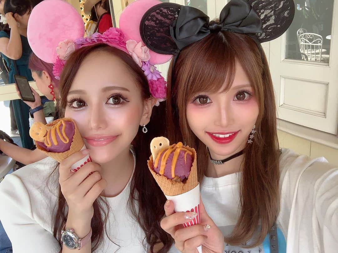 桜咲乃愛さんのインスタグラム写真 - (桜咲乃愛Instagram)「ゆみちゃんとディズニー😆♥️♥️♥️ 楽しかった😆💕🍽食べまくった！！！！ #ゆみちゃん#ディズニー#ディズニーランド#ディズニーハロウィン #舞浜#歌舞伎町#キャバ嬢」10月9日 9時10分 - noasama1101