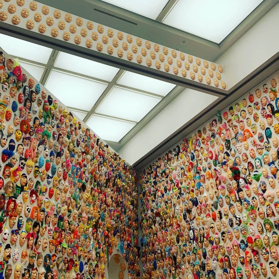 大和田美帆さんのインスタグラム写真 - (大和田美帆Instagram)「#整列　#art  #東京都現代美術館  #あそびのじかん  お面がリアル。 ワガコが作ったのは #お風邪のドラえもん　 冷えピタ貼ってるのねドラえもんがね。」10月9日 9時12分 - miho_ohwada