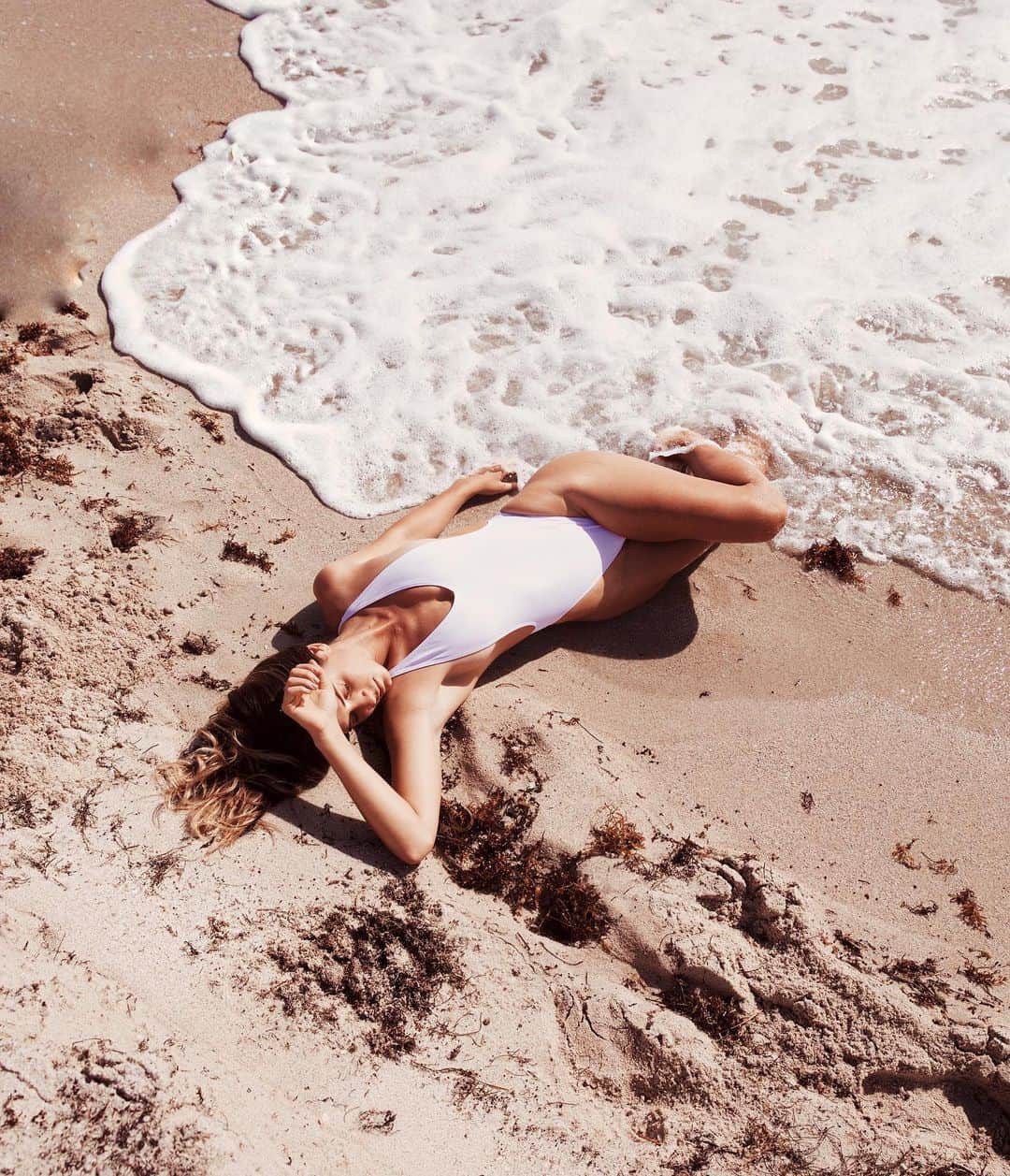 アナスタシア・アシュリーさんのインスタグラム写真 - (アナスタシア・アシュリーInstagram)「Beach blanket bingo🐚」10月9日 9時50分 - anastasiaashley