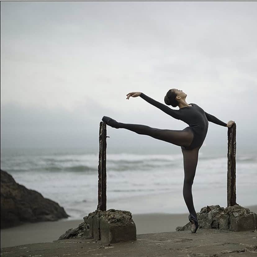 ミコ・フォガティのインスタグラム：「So honored to be part of the @ballerinaprojectbook made by @ballerinaproject_ ! Thank you for adding a few of my pics! 😁✨❤️ Hope you all are having an amazing day! I have to say that I was little nervous earlier in the day but then I conquered what I needed to do so now I feel much better. Plus we get a day off of school tomorrow because there won’t be power. More time to catch up on studying! 🤓👩🏻‍💻」