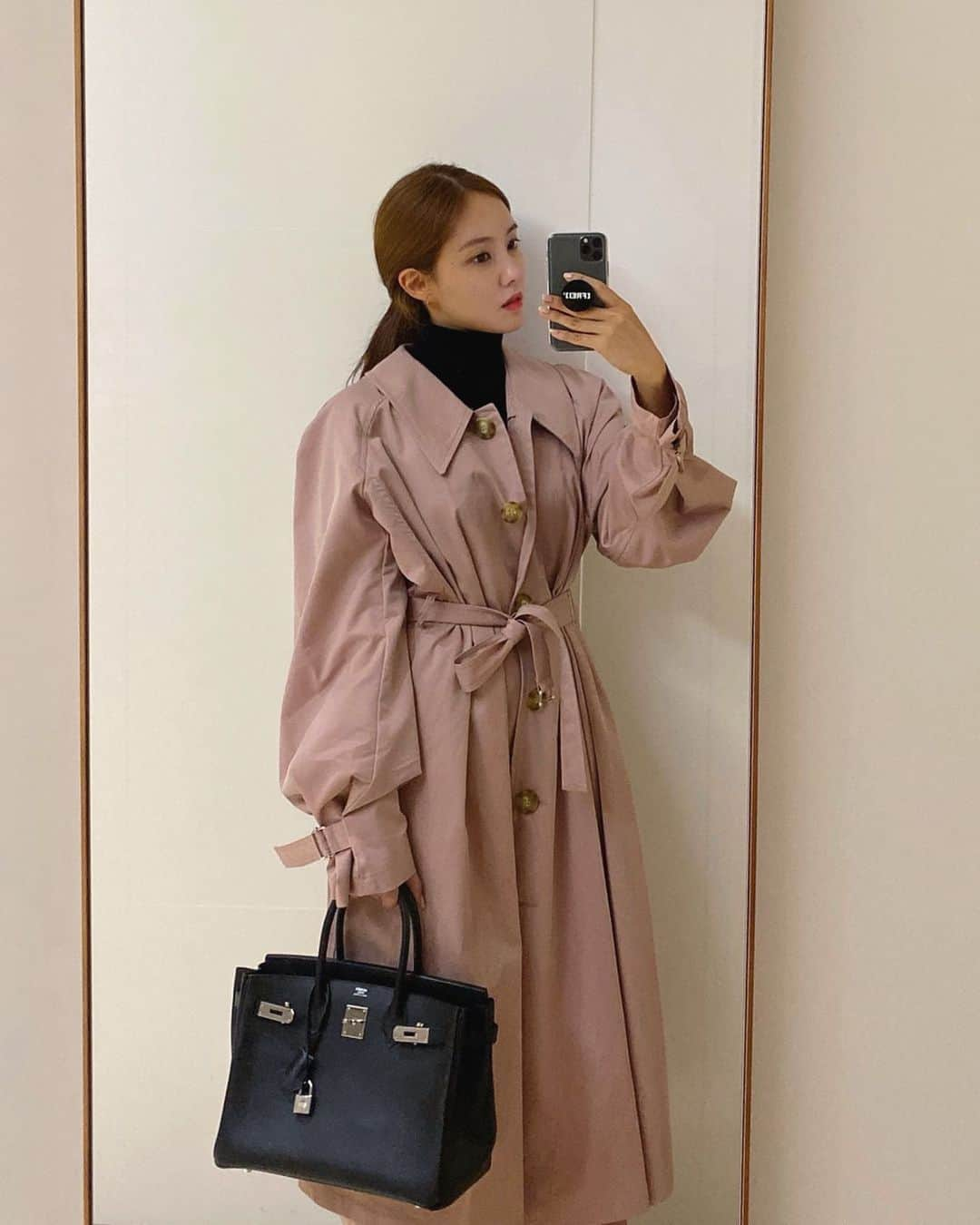 ヒョミン さんのインスタグラム写真 - (ヒョミン Instagram)「Me of 🧥」10月9日 9時53分 - hyominnn