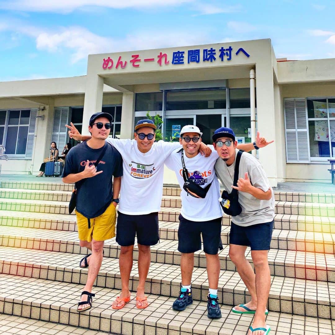 のインスタグラム：「. . 男4人旅🏝🌞 . 知らない事がまだまだ沢山😬🤙 . . #沖縄 #okinawa #座間味  #座間味島 .」