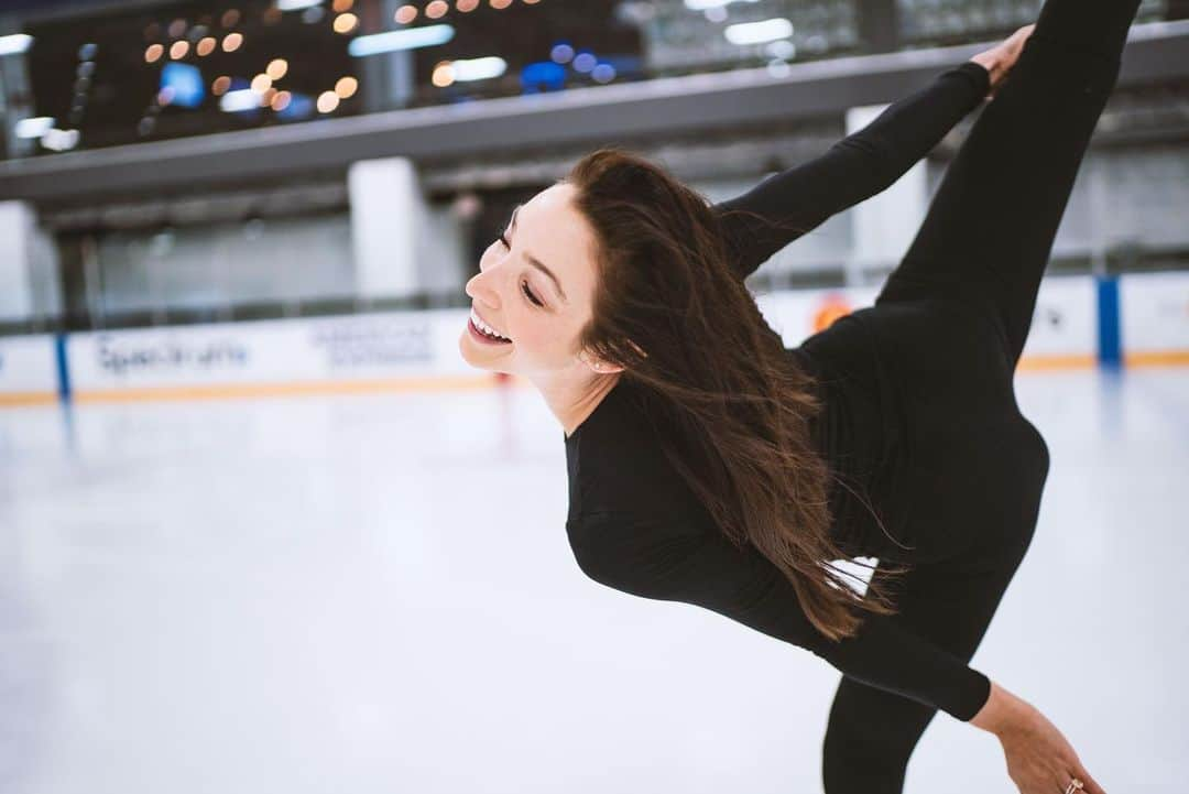 メリル・デイヴィスさんのインスタグラム写真 - (メリル・デイヴィスInstagram)「Sport unlocks the power of possibility. I have loved to skate for as long as I can remember. It’s such a multifaceted sport and it has really become such a beautiful part of my life. #keepgliding #keepplaying @womenssportsfoundation」10月9日 11時00分 - meryledavis