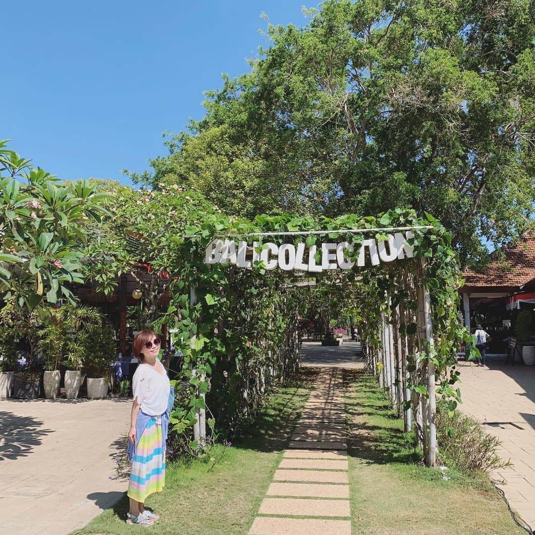 Karinのインスタグラム：「バリ島〜Vol.11〜 BALI COLLECTION🛍  #バリ #bali #インドネシア #indonesia #シンガー #シンガーソングライター #音楽 #音楽好きな人と繋がりたい #ライブ #写真 #photo #music #ilovemusic #livemusicphotography #musicgram #karin #singer #singersongwriter #撮影 #shooting #観光 #sightseeing #balicollection」