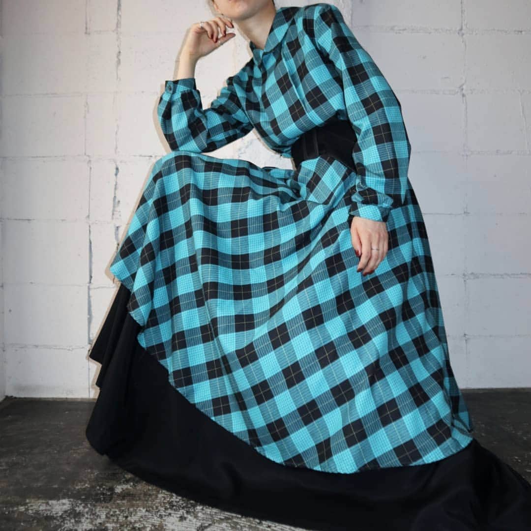 吉祥寺 古着屋 Orfeoのインスタグラム：「Vintage Check Dress  #orfeo #kichijoji #tokyo #vintage #used #fashion #coordinate #outfit #オルフェオ #吉祥寺 #東京 #古着 #古着屋 #ヴィンテージ #ユーズド #ファッション #コーディネート  掲載商品のお問い合わせはメールにて承っております。コメント、DMでのお問い合わせは受け付けておりませんのでご了承ください。」