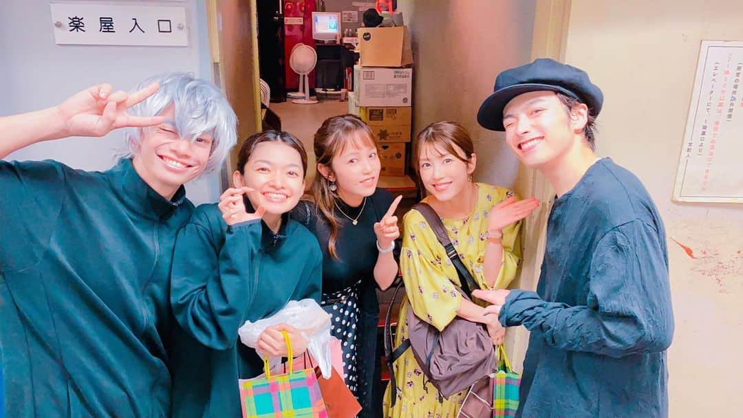 山本紗也加さんのインスタグラム写真 - (山本紗也加Instagram)「_ 「絶唱サロメ」 鑑賞してきましたー!! 作・演出が池田純矢くん。 若き才能がここにありました。 いい刺激頂きました。。!!!! 仁美さんのキャラクター 可愛かったなぁ。。🙈❤️ こんなに幸せな気持ちに なれる方、中々いない!!!! 勝吾くんの熱量が圧倒的で この方はいつも全てを惜しみなく出す役者さんだな!!と。 美香さんと鑑賞してきました。 _ で、久々に5人揃った訳です。 薄桜鬼メンバー。 純矢くんの髪型が… たまたま″羅刹″だった件。 _ #絶唱サロメ #池田純矢 くん #吉田仁美 さん #鈴木勝吾 くん #菊地美香 さん #薄桜鬼 #ちなみにこの日 #演出家の #毛利亘宏 さん #も来ていた #奇跡#偶然#運命 #嬉しかった日」10月9日 11時23分 - sayaka_yamamoto_official