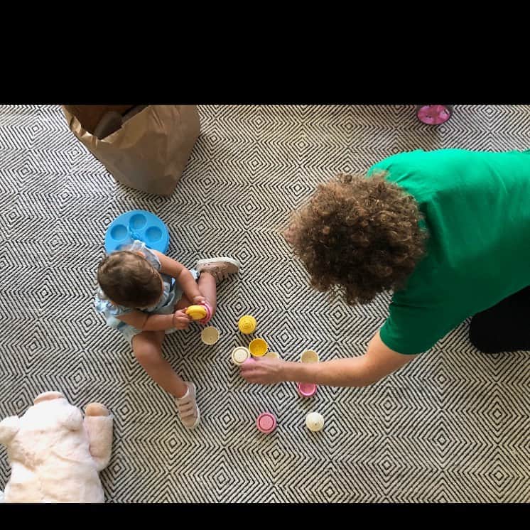 T・J・サインのインスタグラム：「“Life must be lived as play.” ~ Plato  An afternoon of cupcakes & laughter with my littlest niece. 😊🧁」