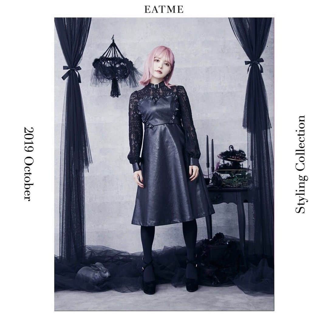 EATMEさんのインスタグラム写真 - (EATMEInstagram)「10.9 update… #EATME #OCTOBER #LOOK #COLLECTION #📖 #VINTAGEAFTERNOONTEA @tsubasamasuwaka1013  身長🚺:150cm ワンピース、パンプス➡︎発売中 ソックス➡︎参考商品 . メイドライクエプロンワンピース（ #ONEPIECE ） ¥15,000（＋tax） COLOR🎨:BLK.PNK SIZE📐:S.M . クロスストラップパンプス（ #PUMPS ） ¥13,000（+tax） COLOR🎨:BLK.PPL.BLU SIZE📐:S（22.5cm) M（23.5cm）、L（24.5cm） . #EATME_COLLECTION #EATME #eatmejapan #イートミー #fetishmode #2019aweatme #2019aw  #益若つばさ #tsubasamasuwaka #fashion #styling #japan #tokyo #harajuku #原宿 #instagood #like4like」10月9日 12時25分 - eatme_japan