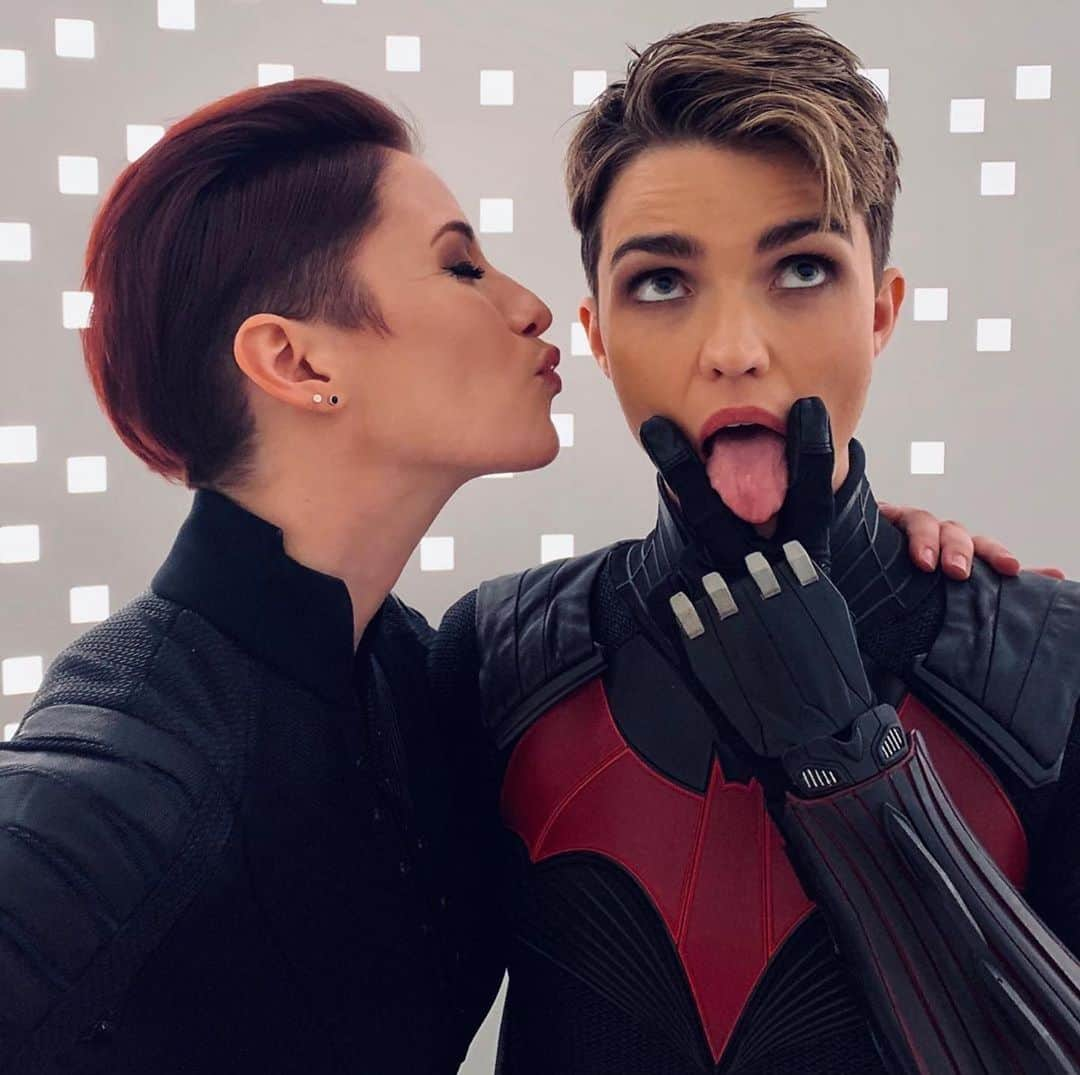 ルビー・ローズさんのインスタグラム写真 - (ルビー・ローズInstagram)「#Repost @chy_leigh ・・・ @rubyrose & I are celebrating #internationallesbianday by being... well, you know... International Lezbienz 📸 by @melissabenoist cuz she’s a supportive sister ❤️」10月9日 12時45分 - rubyrose