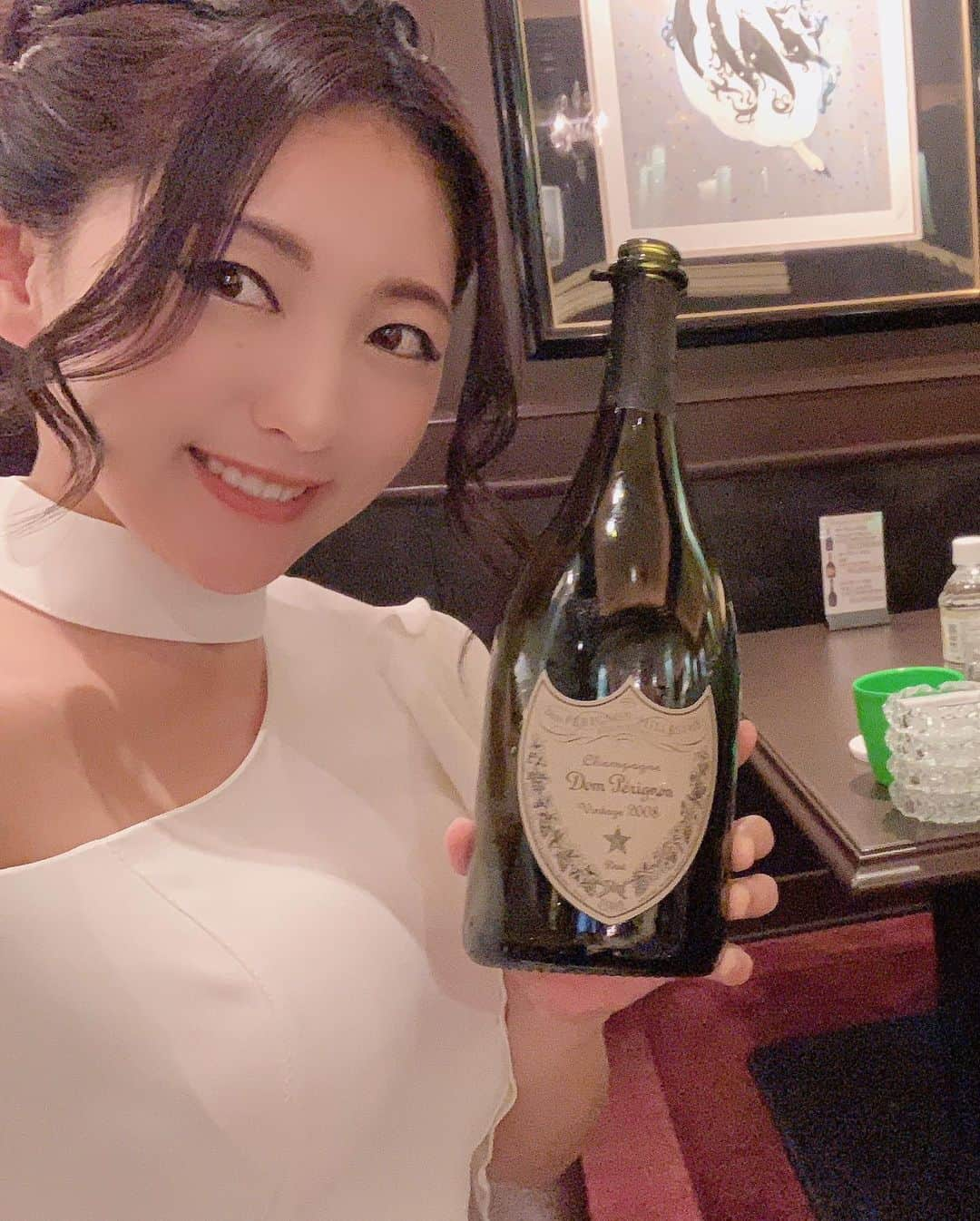 一条みすずさんのインスタグラム写真 - (一条みすずInstagram)「2019.10.7.月曜日 クラブ ジャルダン移転リニューアルオープン 三日目！ ありがとうございます🙇‍♀️❤️ クラブ ジャルダン 【住所】〒810-0801 福岡市博多区中洲2-5-5 中洲第一ビル1階 【営業時間】20:00〜1:00 【店休日】日・祝 【電話】092-262-8588」10月9日 12時51分 - misuzu.ichijo